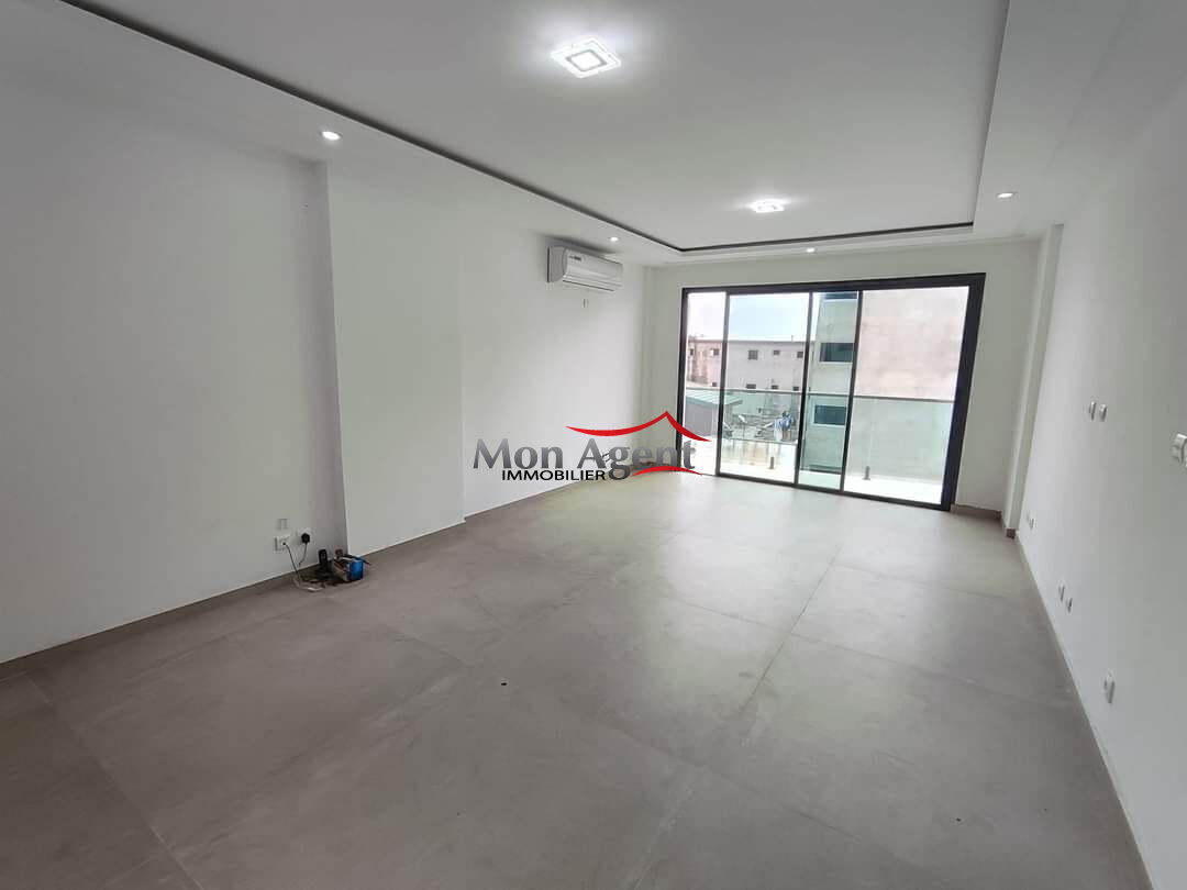 Appartement  de 3 Pièces  Riviera 4, Proche de Jacques Prévert, Abidjan, Côte d'Ivoire